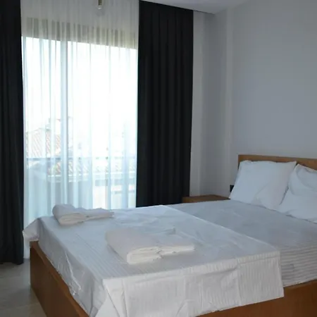 Ayayorgi Sueper Lueks Havuzlu *