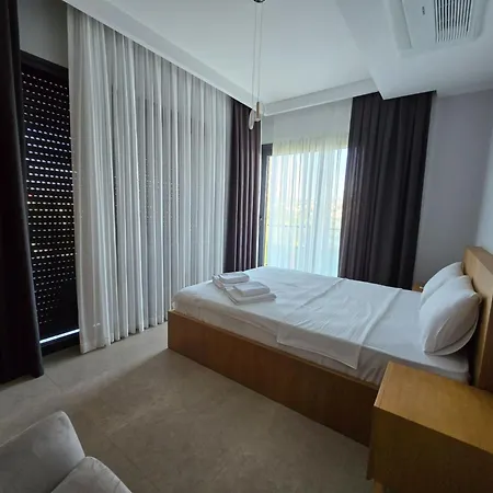 Villa Ayayorgi Süper Lüks Havuzlu *