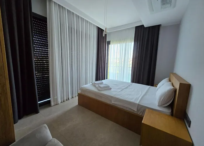 Villa Ayayorgi Sueper Lueks Havuzlu *