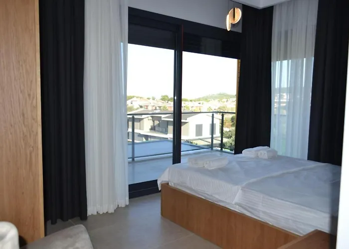 Ayayorgi Sueper Lueks Havuzlu Villa Cesme